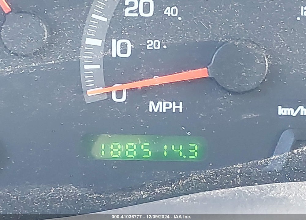2002 FORD EXPEDITION EDDIE BAUER VIN: 1FMFU18L62LA00164
