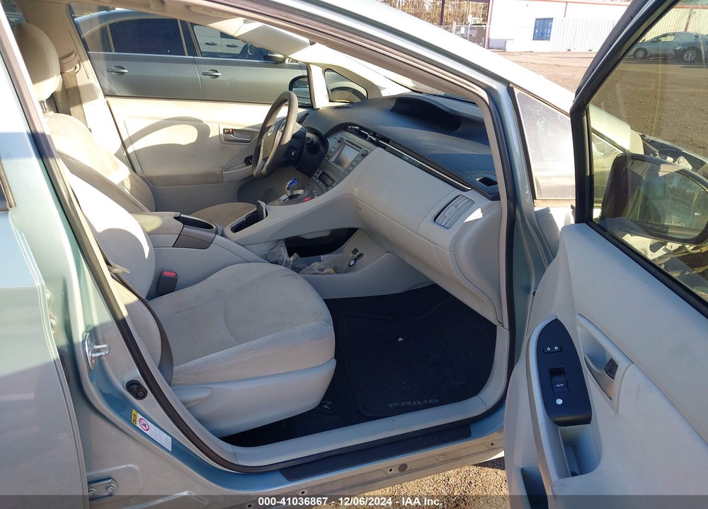 2014 TOYOTA PRIUS TWO VIN: JTDKN3DUXE1824937