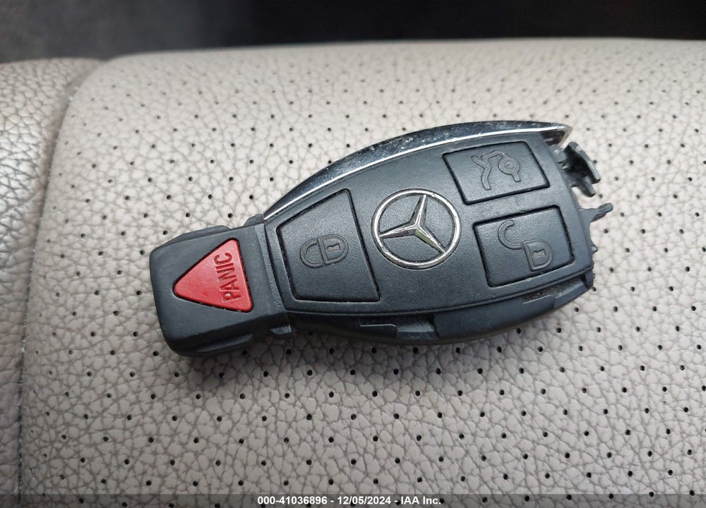 2014 MERCEDES-BENZ C 250 LUXURY/SPORT VIN: WDDGF4HB7ER306597