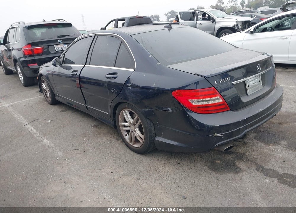 2014 MERCEDES-BENZ C 250 LUXURY/SPORT VIN: WDDGF4HB7ER306597