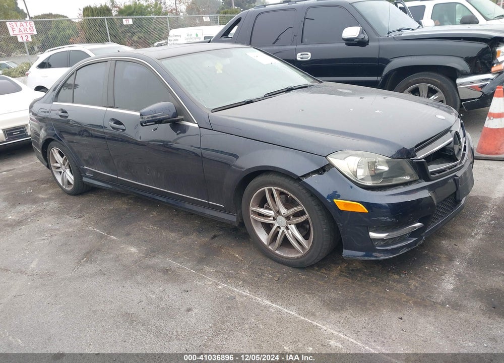 2014 MERCEDES-BENZ C 250 LUXURY/SPORT VIN: WDDGF4HB7ER306597