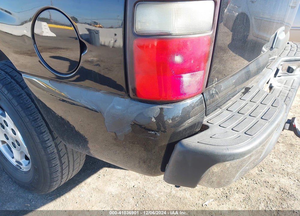 2005 CHEVROLET TAHOE LS VIN: 1GNEC13T35J208407