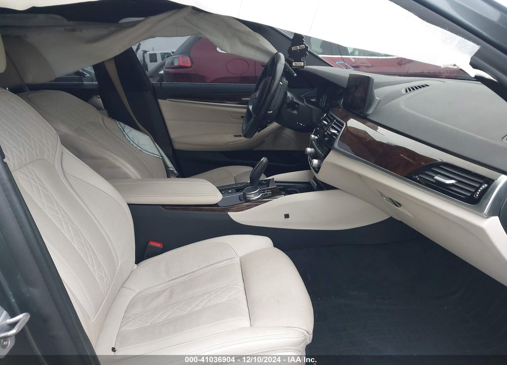 2019 BMW 540I VIN: WBAJE5C57KWW03356