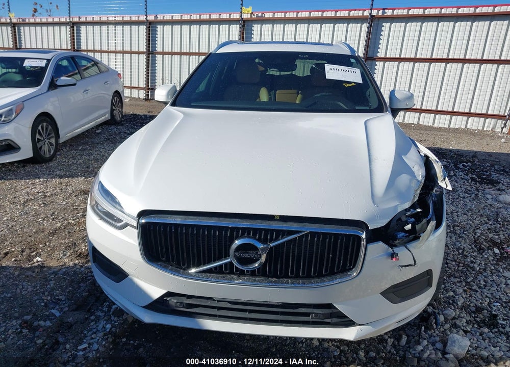 2018 VOLVO XC60 T5 MOMENTUM VIN: LYV102RK6JB106557