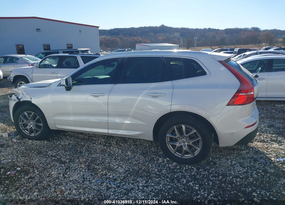 2018 VOLVO XC60 T5 MOMENTUM VIN: LYV102RK6JB106557