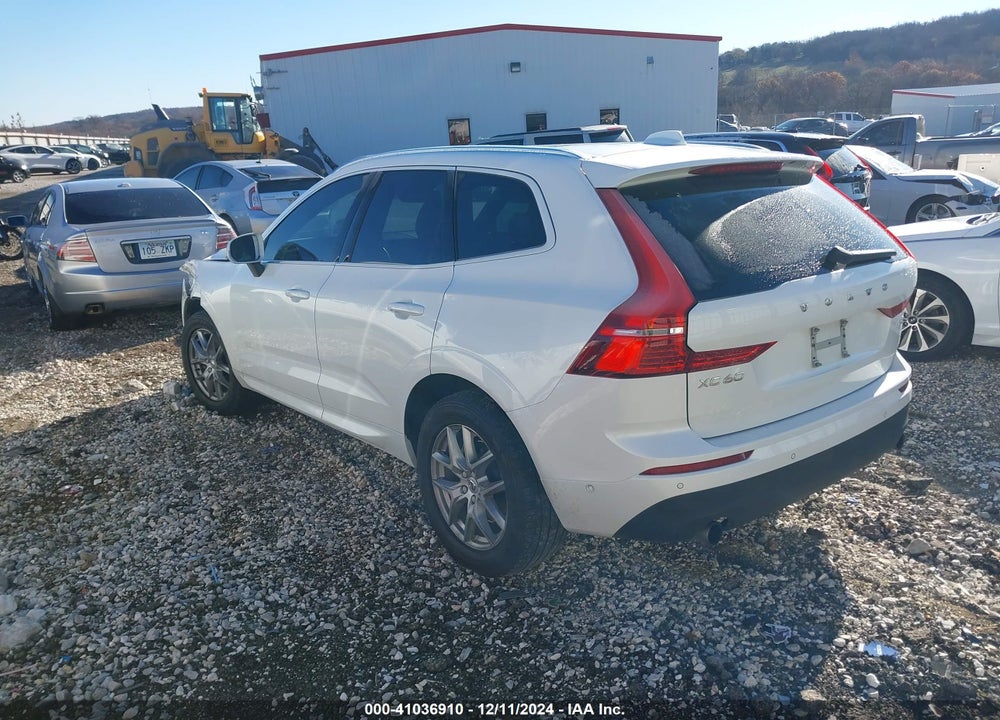 2018 VOLVO XC60 T5 MOMENTUM VIN: LYV102RK6JB106557