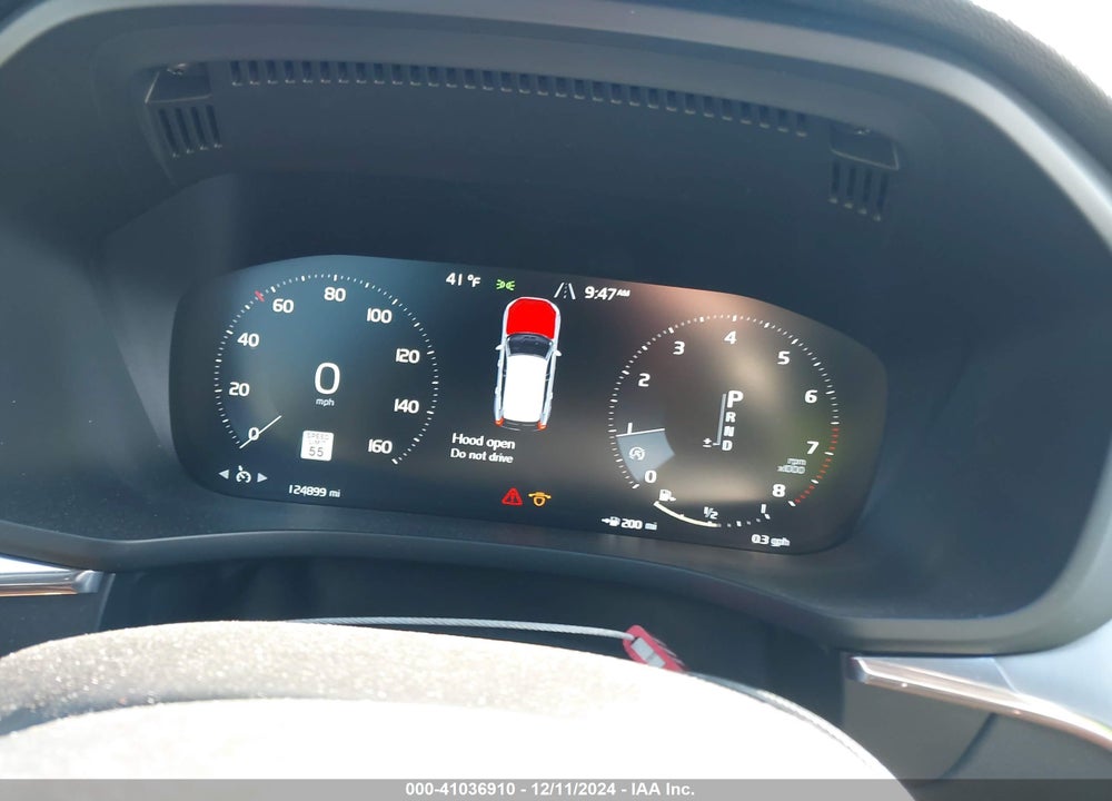 2018 VOLVO XC60 T5 MOMENTUM VIN: LYV102RK6JB106557