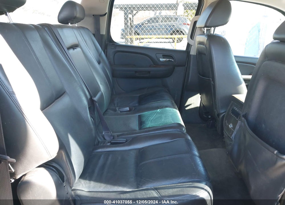 2008 CHEVROLET SUBURBAN 1500 LT VIN: 1GNFK16388J228854