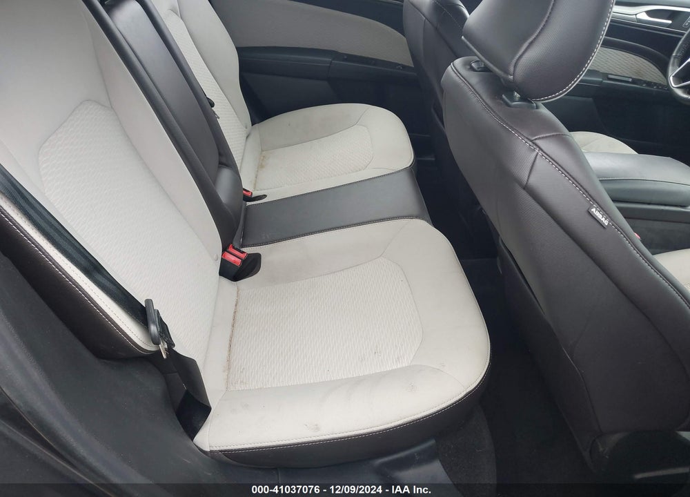 2019 FORD FUSION SE VIN: 3FA6P0HD7KR101932