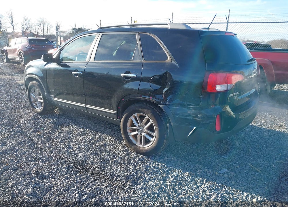 2015 KIA SORENTO LX V6 VIN: 5XYKTDA78FG601680