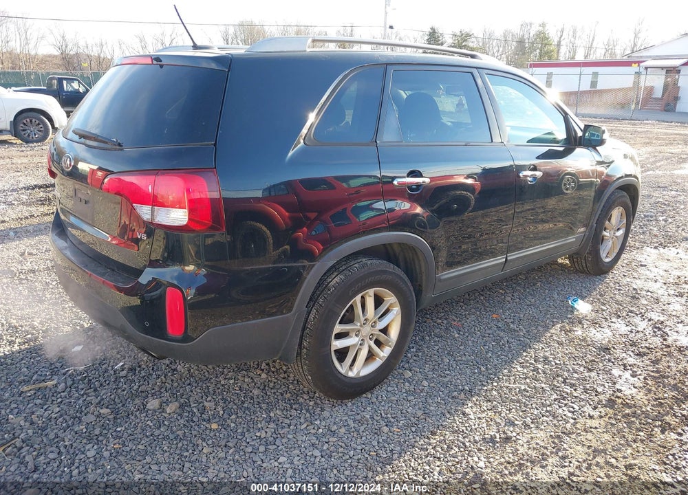 2015 KIA SORENTO LX V6 VIN: 5XYKTDA78FG601680