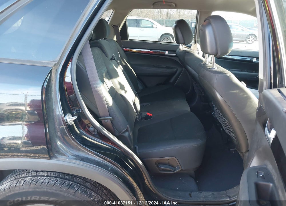 2015 KIA SORENTO LX V6 VIN: 5XYKTDA78FG601680