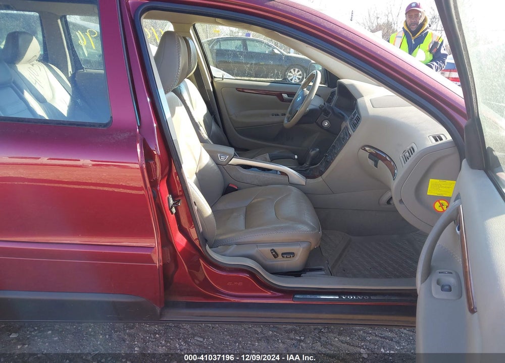 2005 VOLVO XC70 2.5T AWD VIN: YV1SZ592451189568