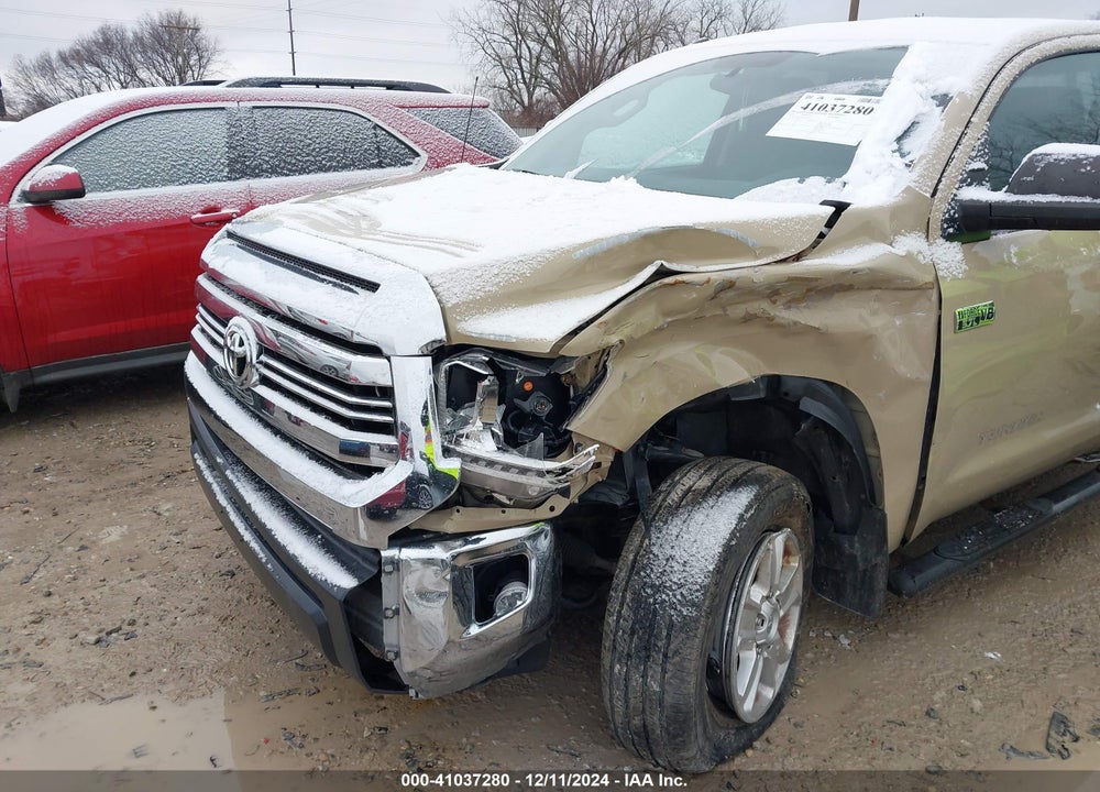 2017 TOYOTA TUNDRA SR5 5.7L V8 VIN: 5TFUW5F16HX625549