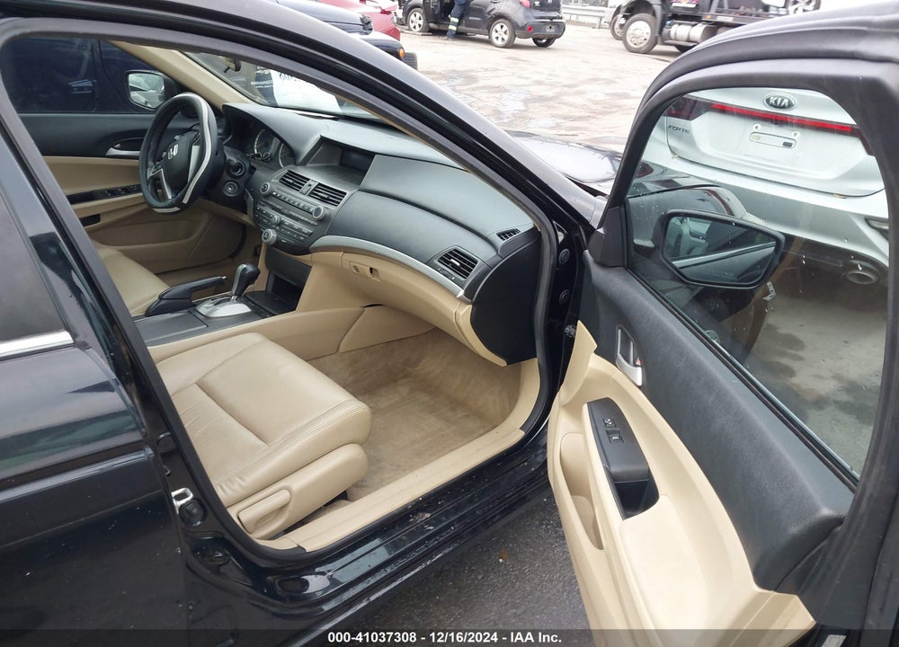 2012 HONDA ACCORD 2.4 SE VIN: 1HGCP2F63CA073170