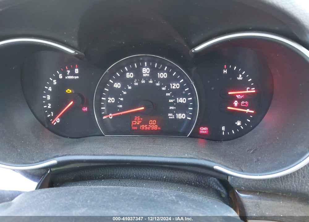 2014 KIA SORENTO LX VIN: 5XYKTCA63EG505178
