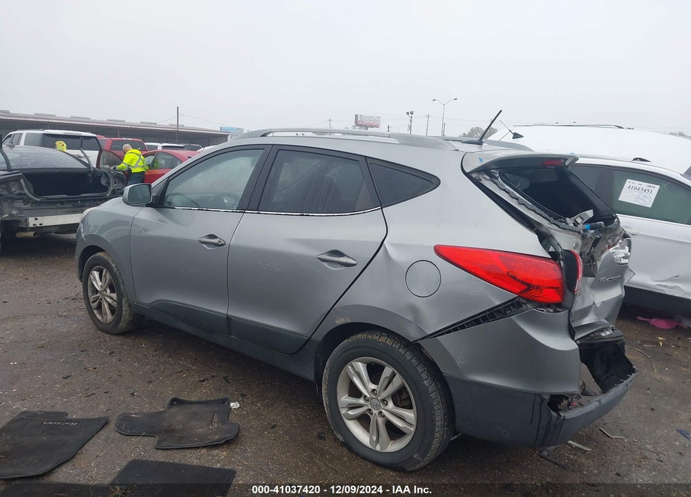 2010 HYUNDAI TUCSON GLS VIN: KM8JU3AC8AU096291