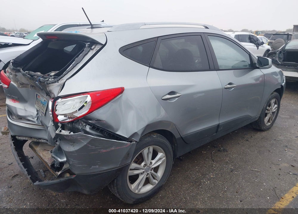 2010 HYUNDAI TUCSON GLS VIN: KM8JU3AC8AU096291