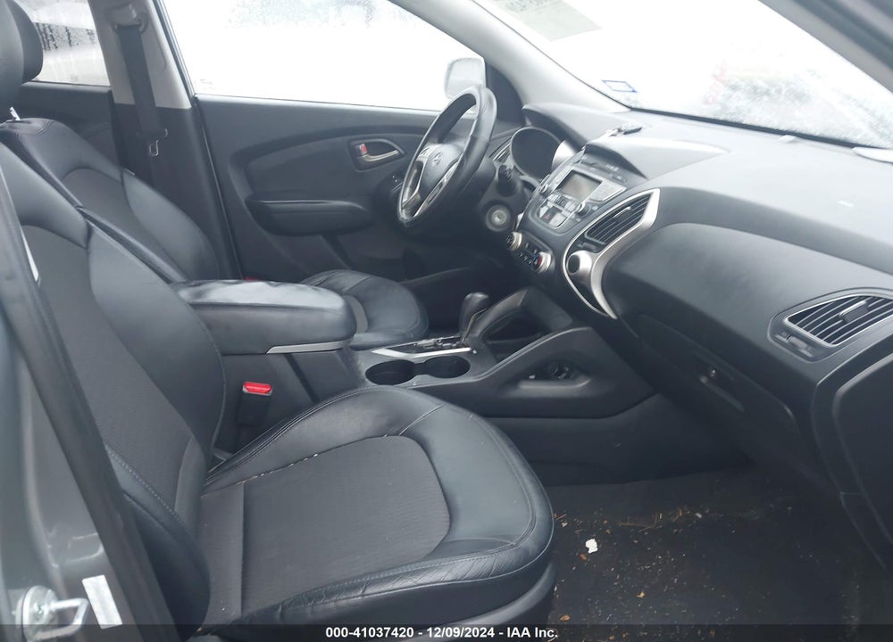 2010 HYUNDAI TUCSON GLS VIN: KM8JU3AC8AU096291