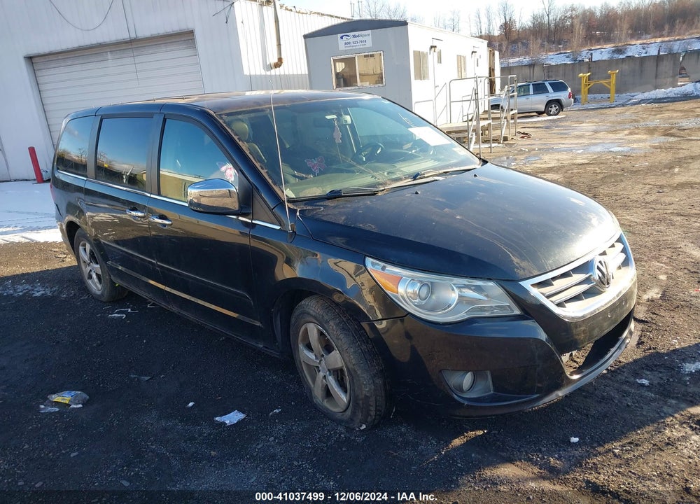 2011 VOLKSWAGEN ROUTAN SEL PREMIUM VIN: 2V4RW6DG3BR645790