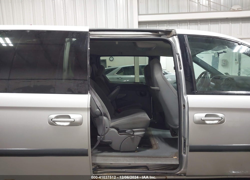 2005 DODGE CARAVAN SXT VIN: 1D4GP45R85B130096