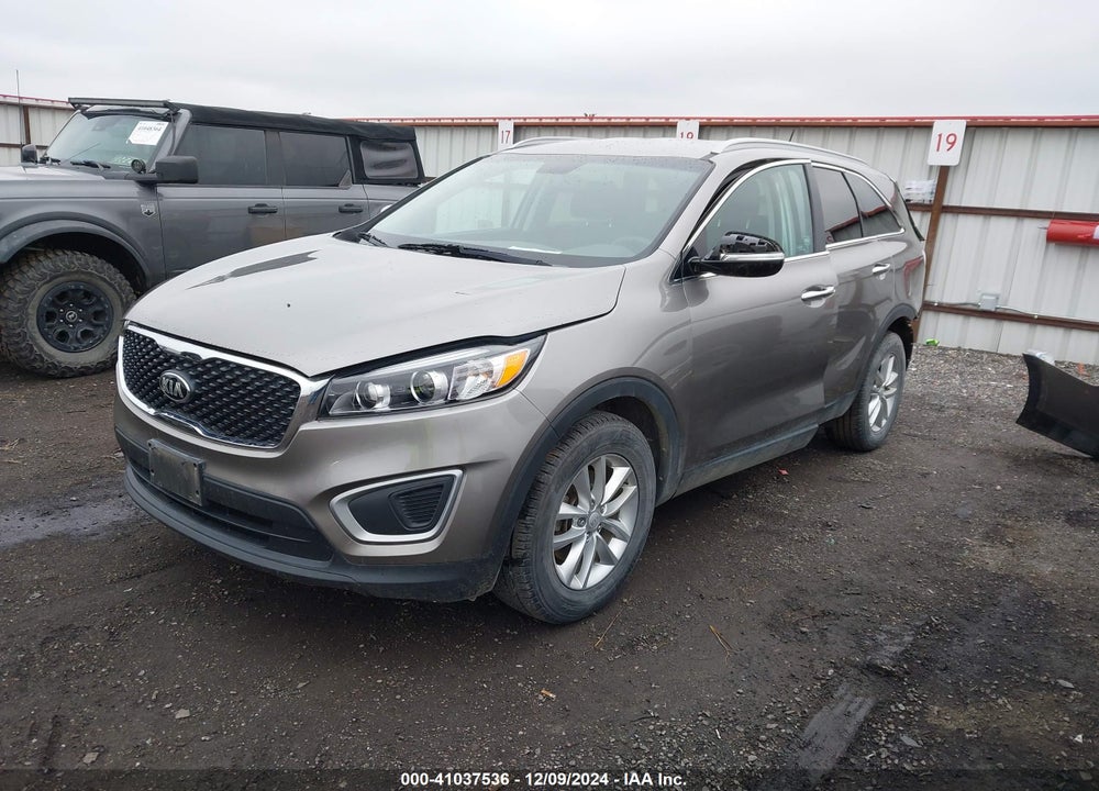 2017 KIA SORENTO 2.4L LX VIN: 5XYPG4A30HG214423