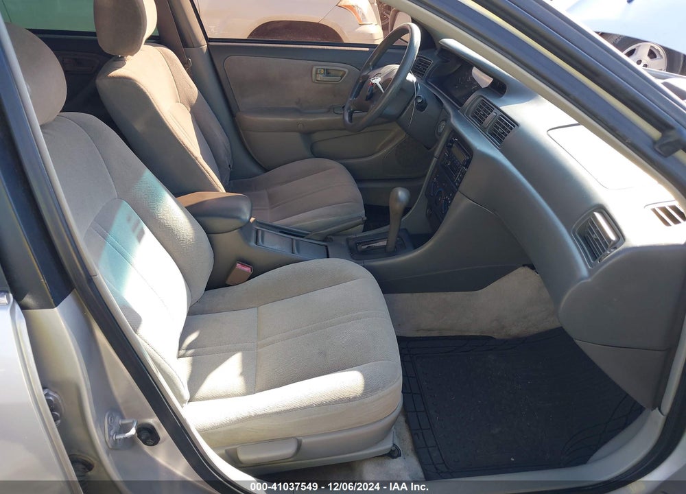2000 TOYOTA CAMRY CE VIN: 4T1BG22K9YU010458