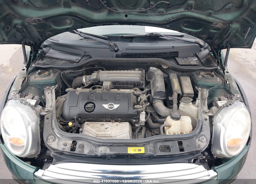 2012 MINI COOPER VIN: WMWSU3C58CT261625