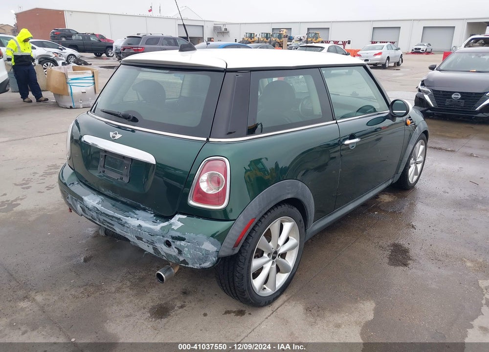 2012 MINI COOPER VIN: WMWSU3C58CT261625