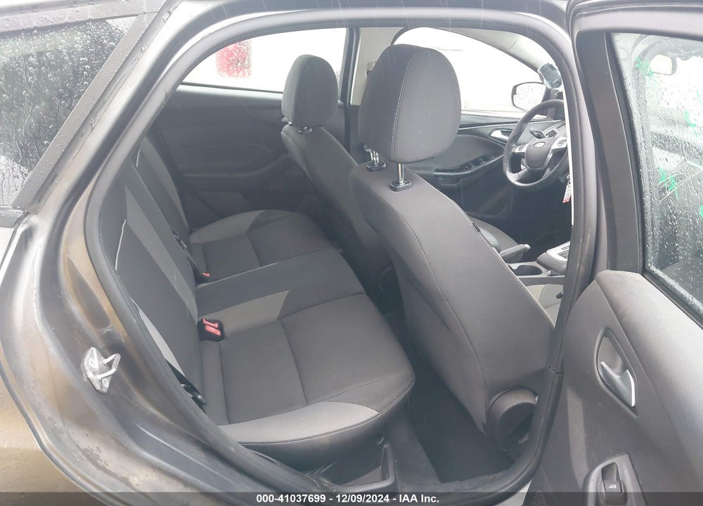 2014 FORD FOCUS SE VIN: 1FADP3K24EL304456
