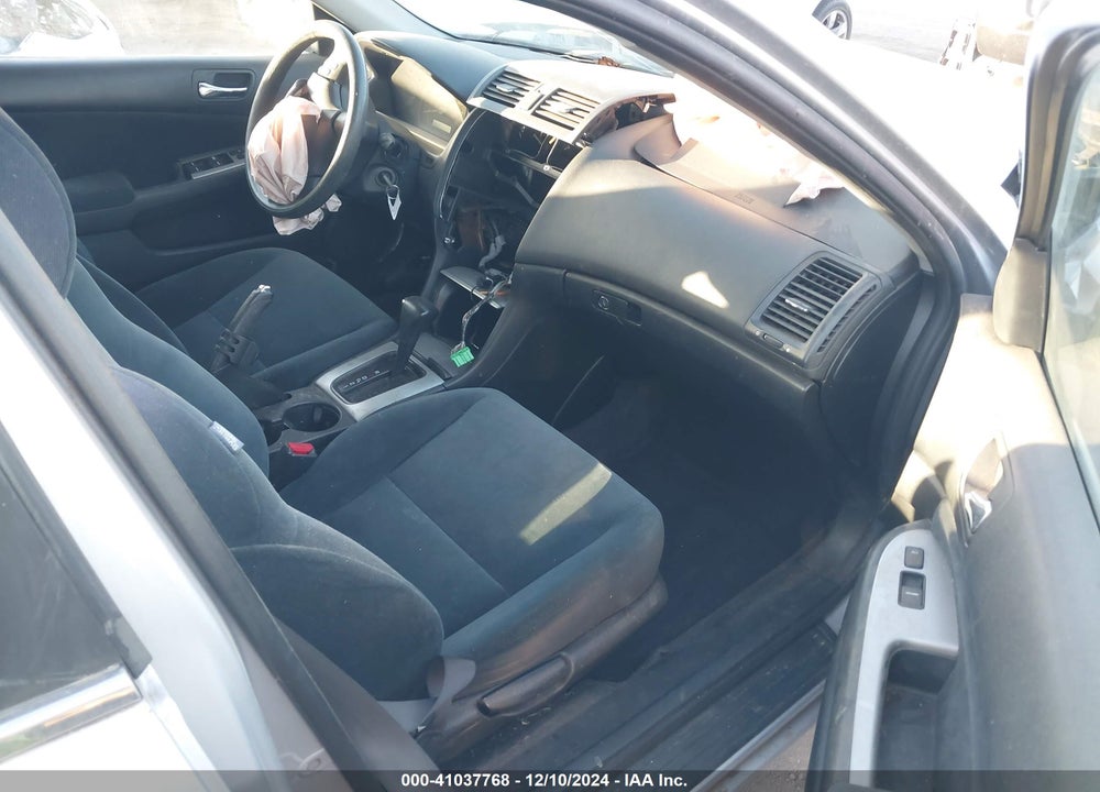 2004 HONDA ACCORD 2.4 EX VIN: 1HGCM56684A009007
