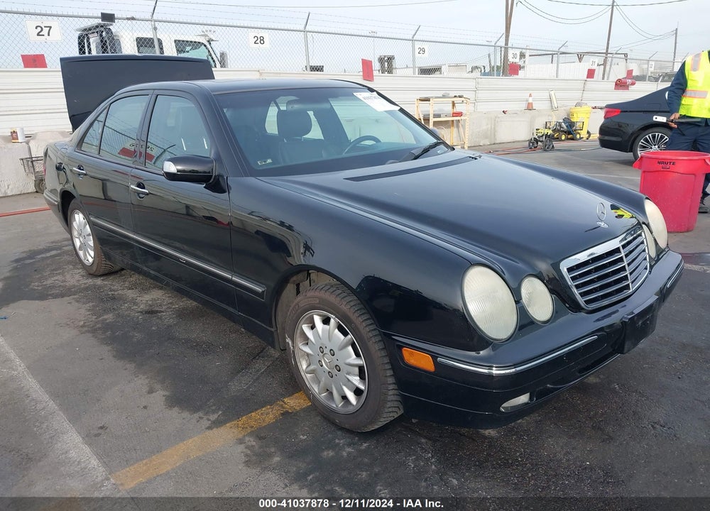 2000 MERCEDES-BENZ E 320 VIN: WDBJF65J6YB004382