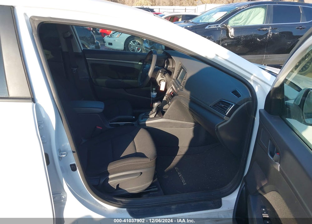 2018 HYUNDAI ELANTRA SEL VIN: 5NPD84LFXJH225063