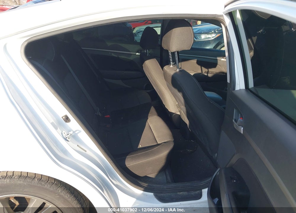 2018 HYUNDAI ELANTRA SEL VIN: 5NPD84LFXJH225063