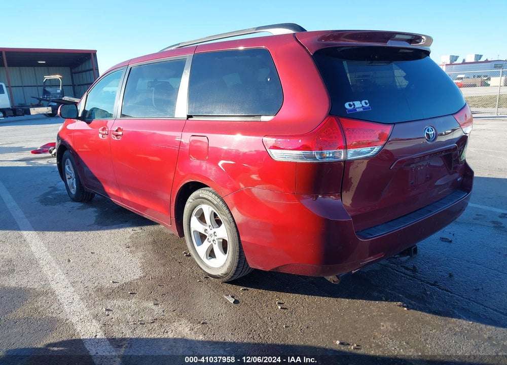 2011 TOYOTA SIENNA LE V6 VIN: 5TDKK3DCXBS023407
