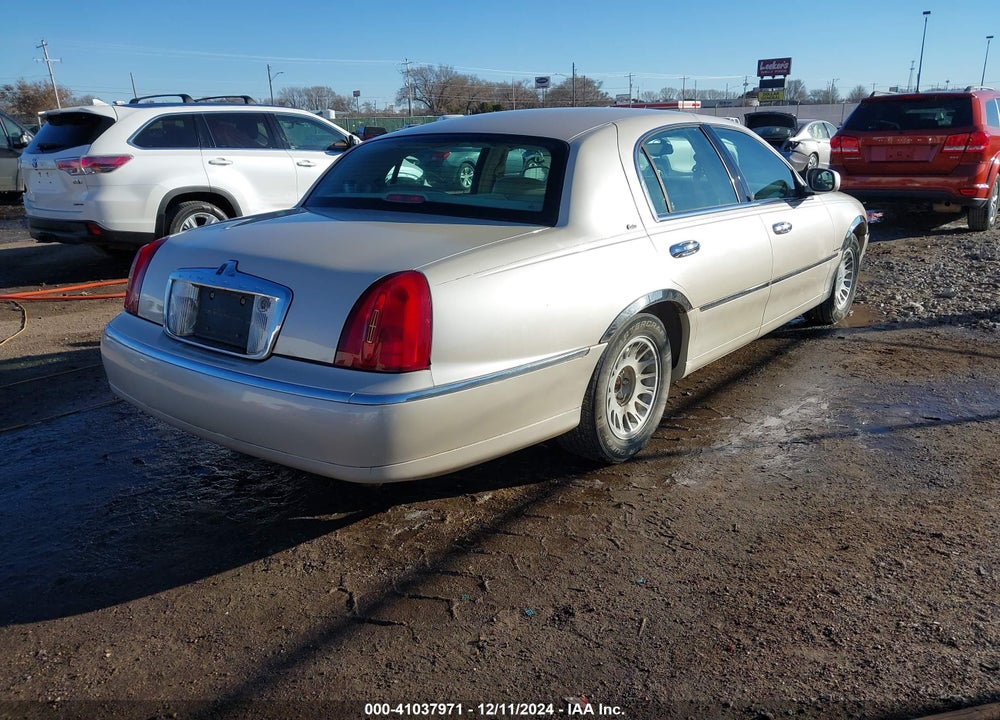 2001 LINCOLN TOWN CAR CARTIER VIN: 1LNHM83WX1Y720071