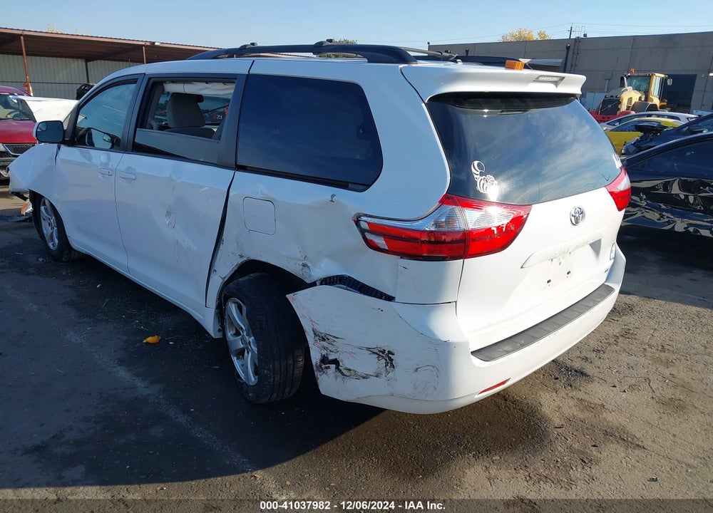 2015 TOYOTA SIENNA LE 8 PASSENGER VIN: 5TDKK3DC8FS633716