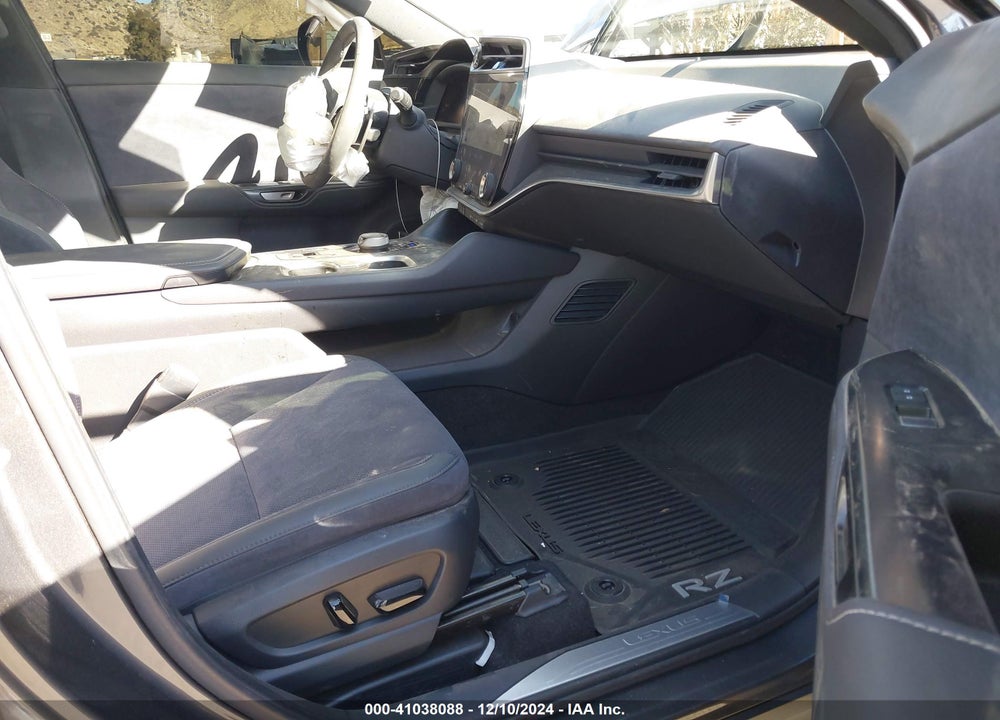 2023 LEXUS RZ 450E VIN: JTJAAAAB6PA020794
