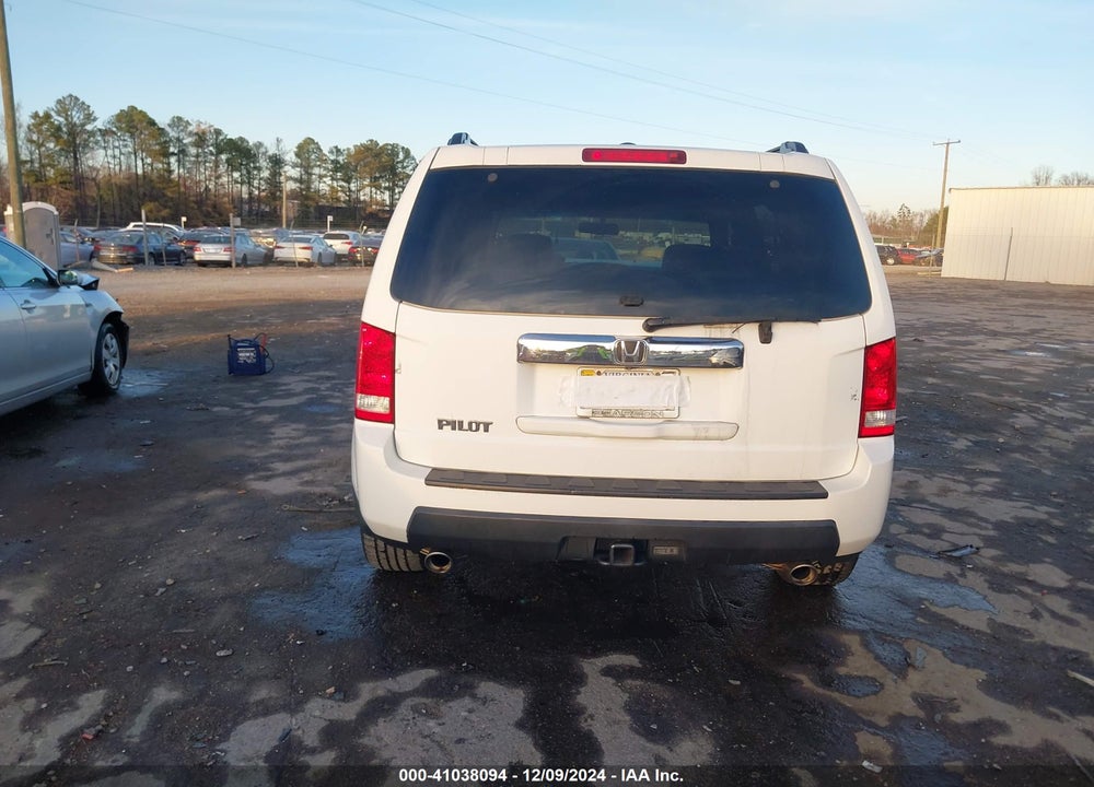 2011 HONDA PILOT EX-L VIN: 5FNYF3H56BB014802