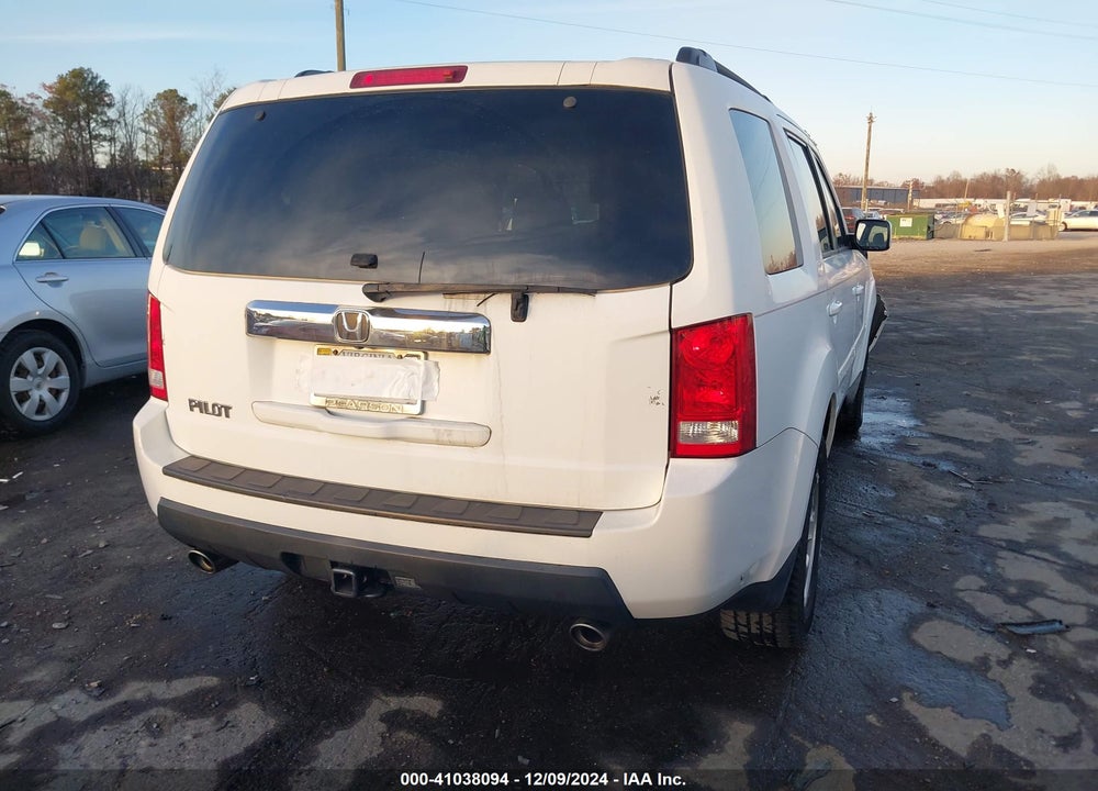 2011 HONDA PILOT EX-L VIN: 5FNYF3H56BB014802