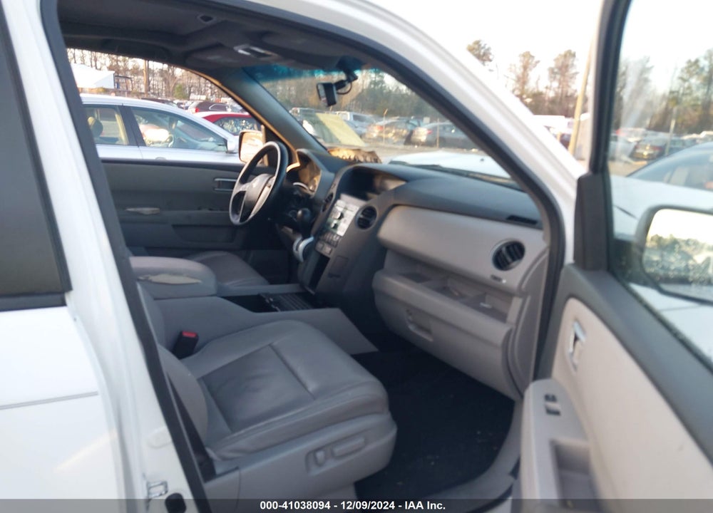 2011 HONDA PILOT EX-L VIN: 5FNYF3H56BB014802