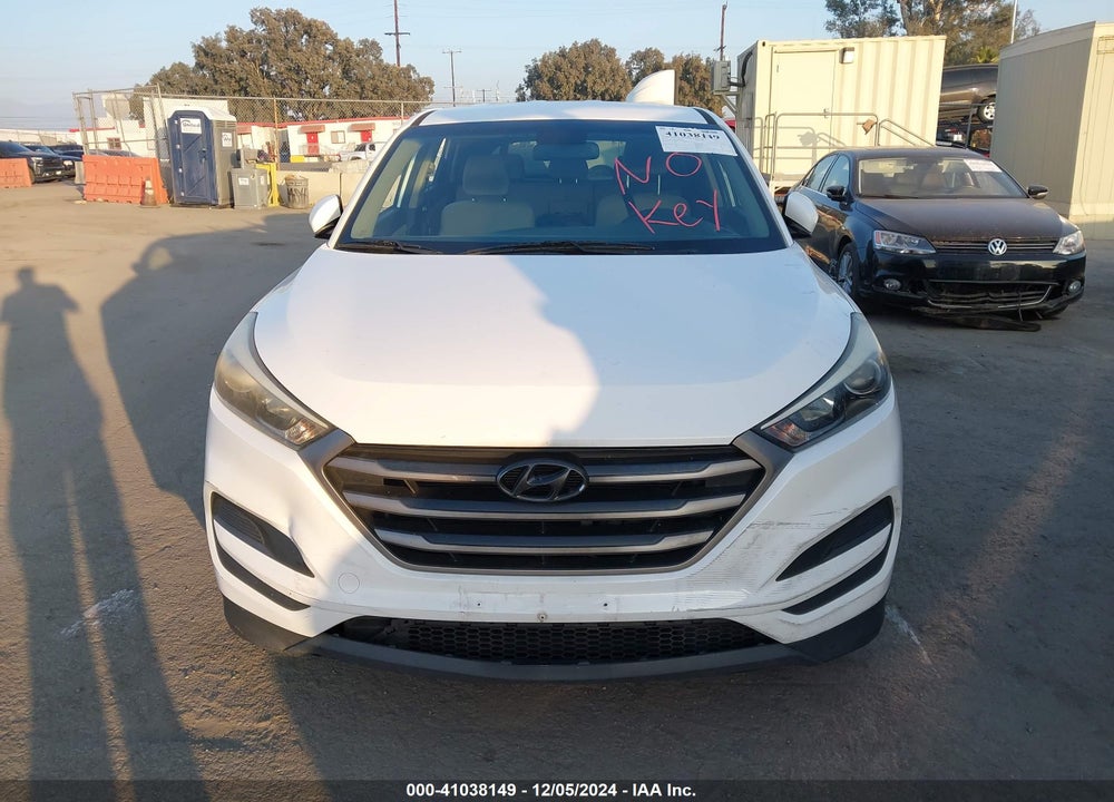 2016 HYUNDAI TUCSON SE VIN: KM8J23A42GU126571