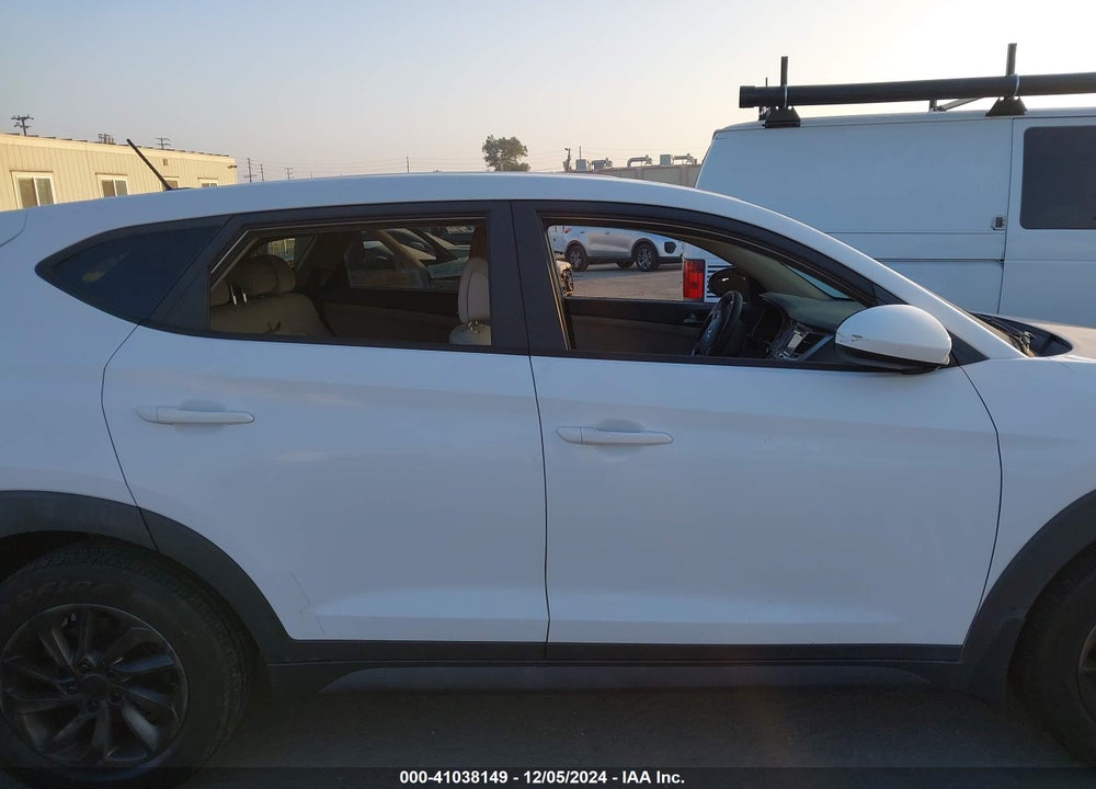 2016 HYUNDAI TUCSON SE VIN: KM8J23A42GU126571
