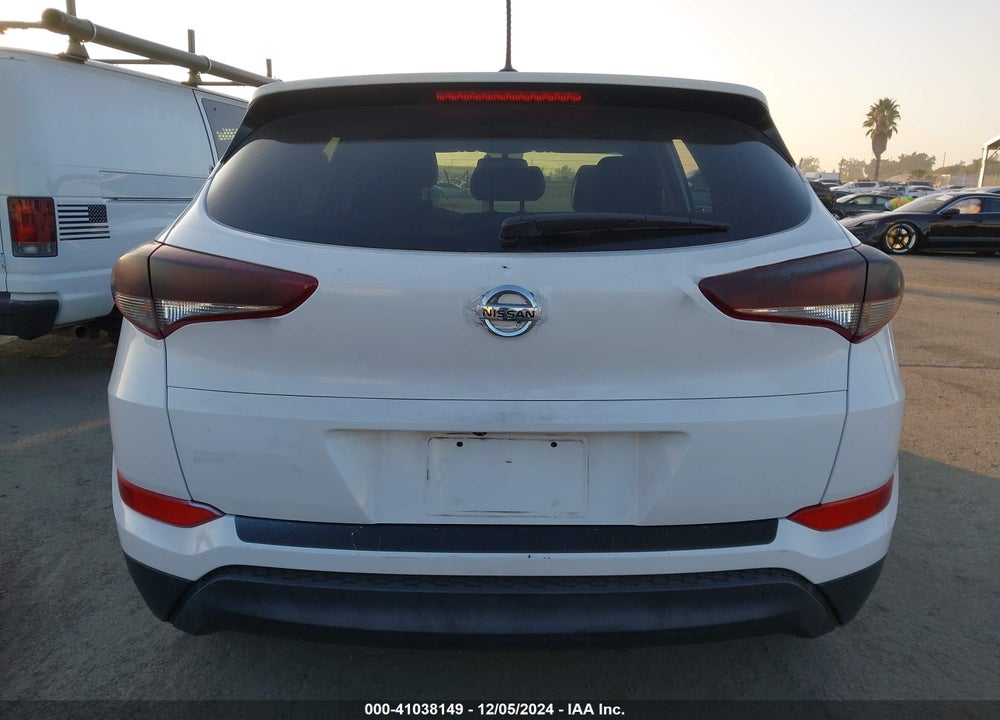 2016 HYUNDAI TUCSON SE VIN: KM8J23A42GU126571