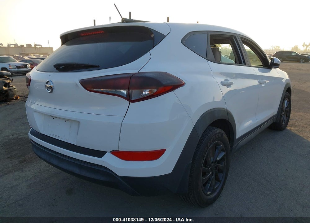 2016 HYUNDAI TUCSON SE VIN: KM8J23A42GU126571