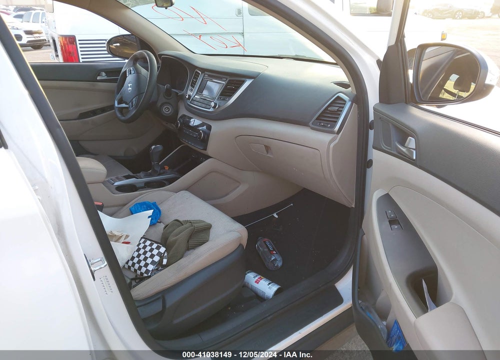 2016 HYUNDAI TUCSON SE VIN: KM8J23A42GU126571
