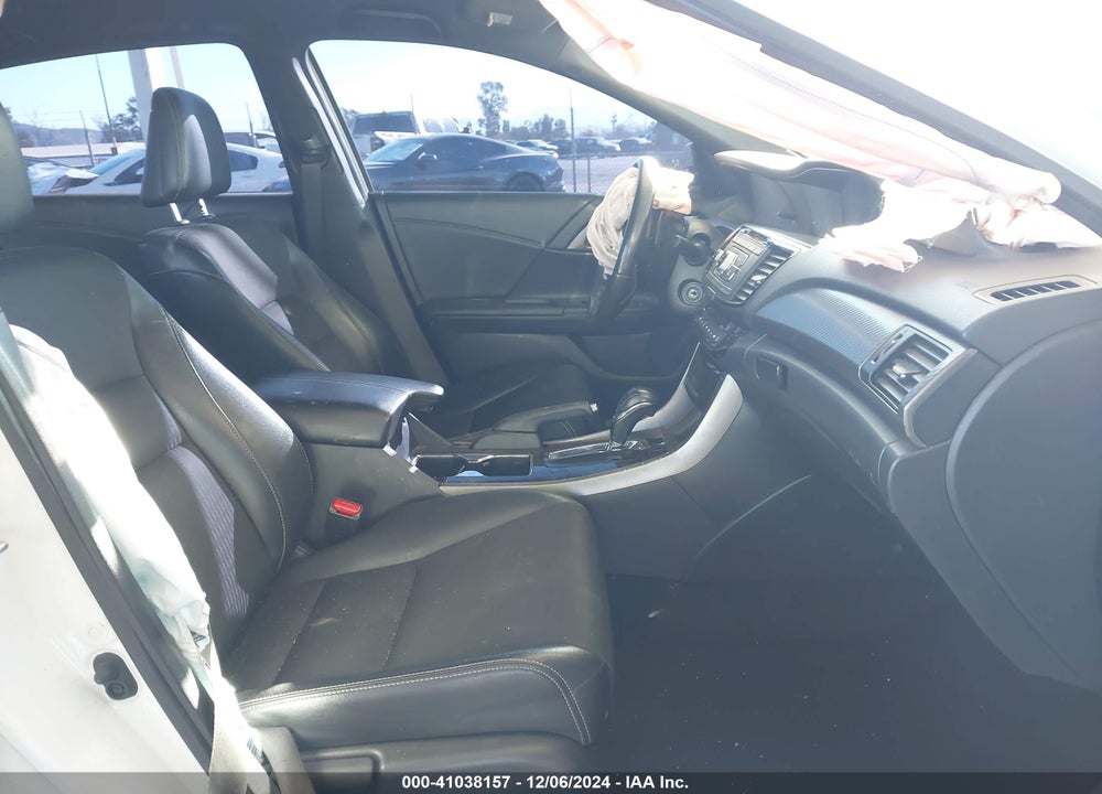 2016 HONDA ACCORD VIN: 1HGCR2F57GA104380