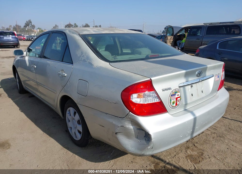 2002 TOYOTA CAMRY LE VIN: JTDBE32K320081024