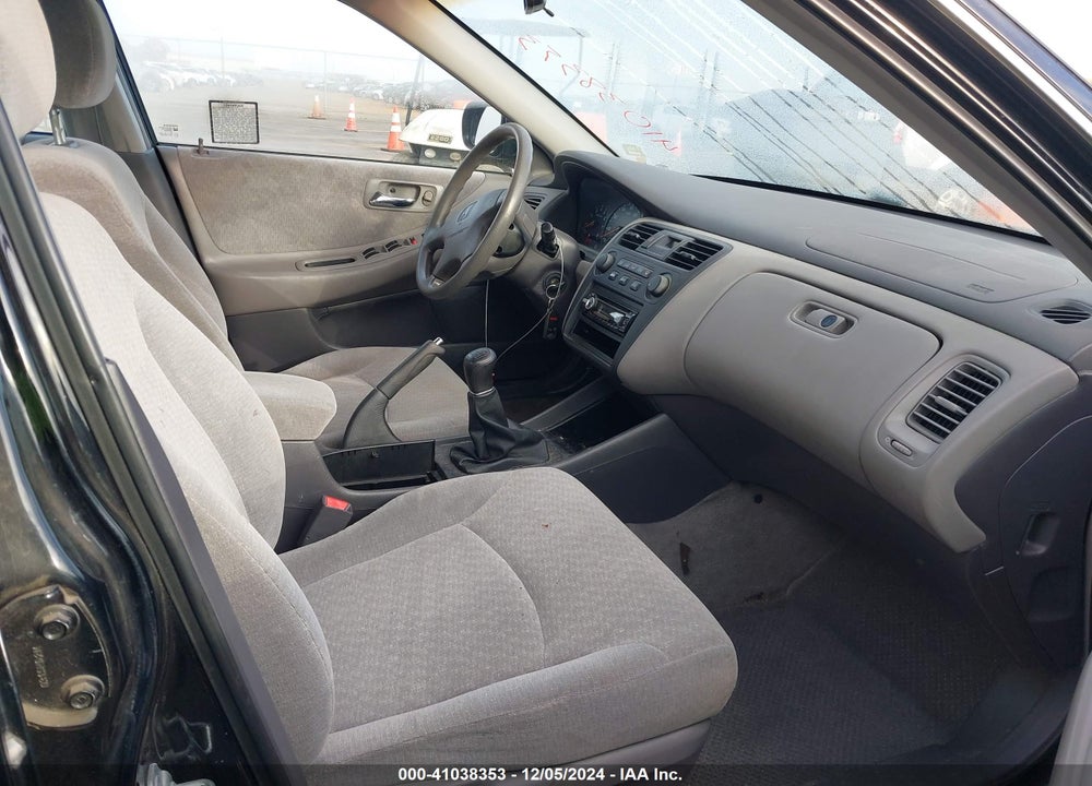 2002 HONDA ACCORD 2.3 LX VIN: 1HGCG65502A086103