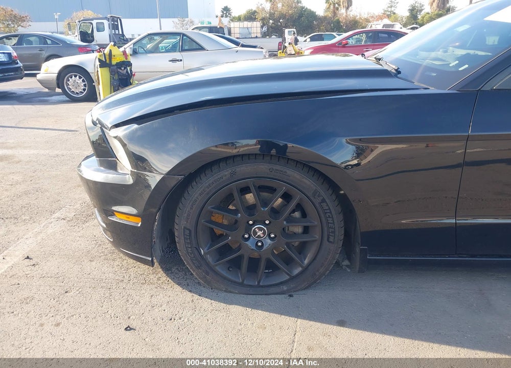 2014 FORD MUSTANG V6 VIN: 1ZVBP8AM0E5215437